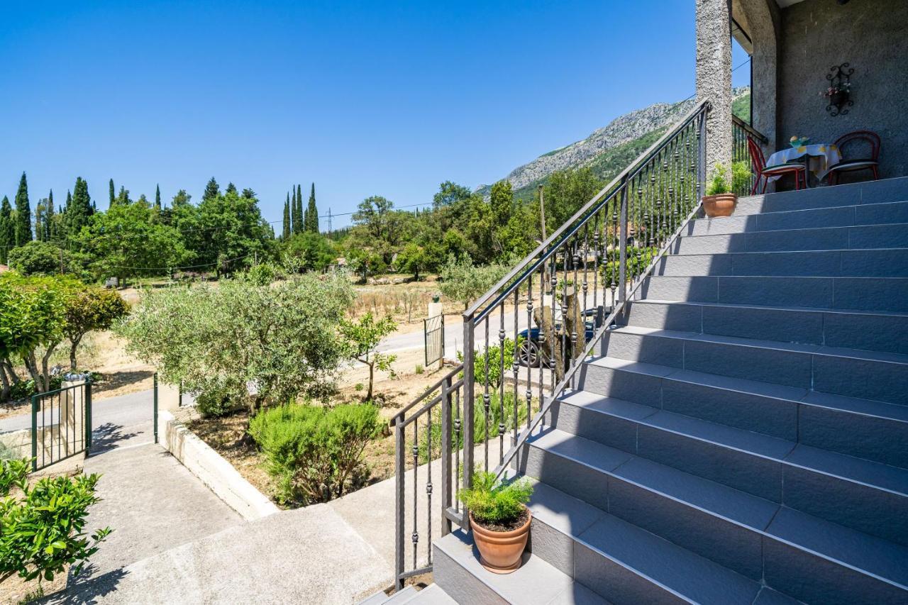 Apartment Laurel Leaf Lovorno Exterior foto
