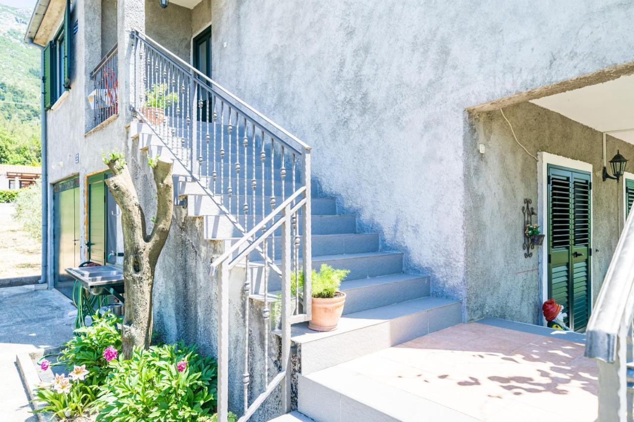 Apartment Laurel Leaf Lovorno Exterior foto