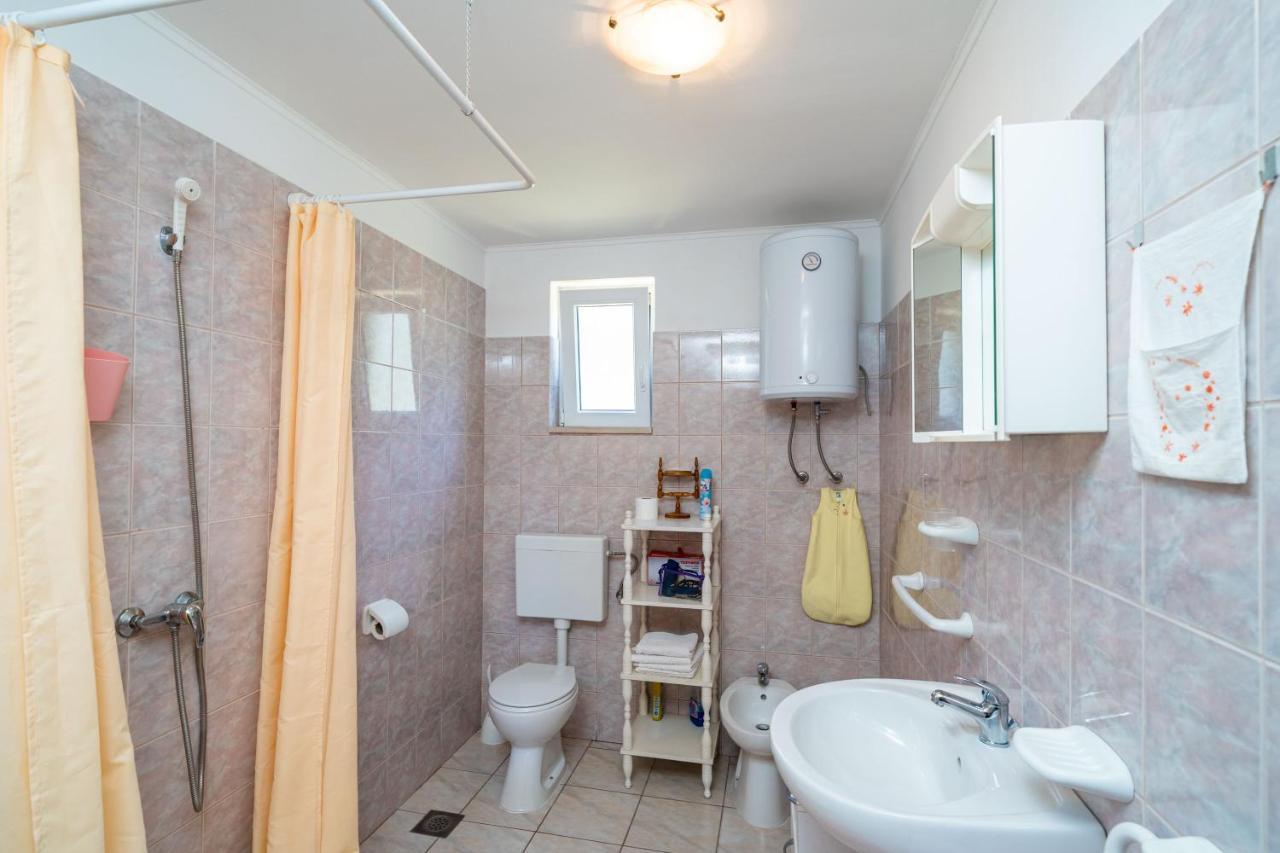 Apartment Laurel Leaf Lovorno Exterior foto