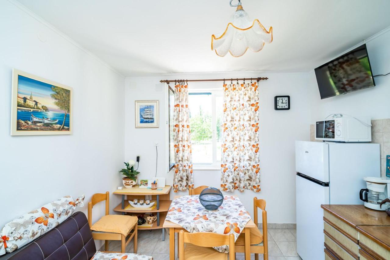 Apartment Laurel Leaf Lovorno Exterior foto